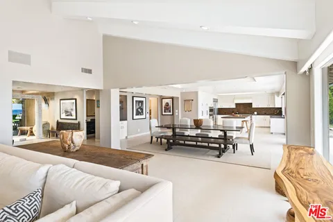 $25,000,000 | 29020 Cliffside Drive, Malibu, CA 90265