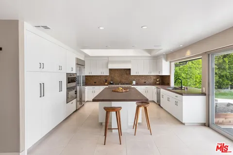 $25,000,000 | 29020 Cliffside Drive, Malibu, CA 90265