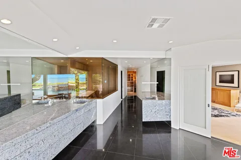$25,000,000 | 29020 Cliffside Drive, Malibu, CA 90265