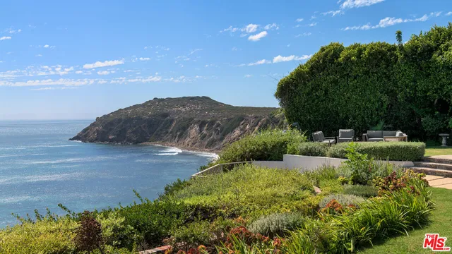 $25,000,000 | 29020 Cliffside Drive, Malibu, CA 90265