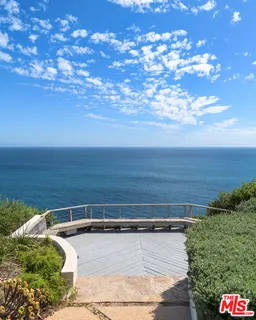 $25,000,000 | 29020 Cliffside Drive, Malibu, CA 90265