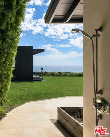 $25,000,000 | 29020 Cliffside Drive, Malibu, CA 90265