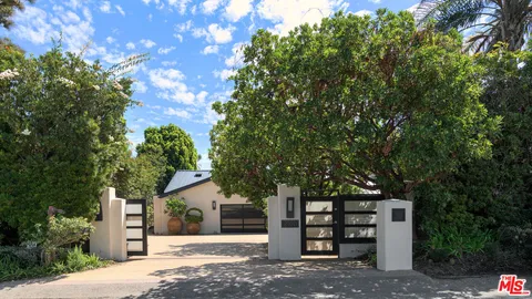 $25,000,000 | 29020 Cliffside Drive, Malibu, CA 90265