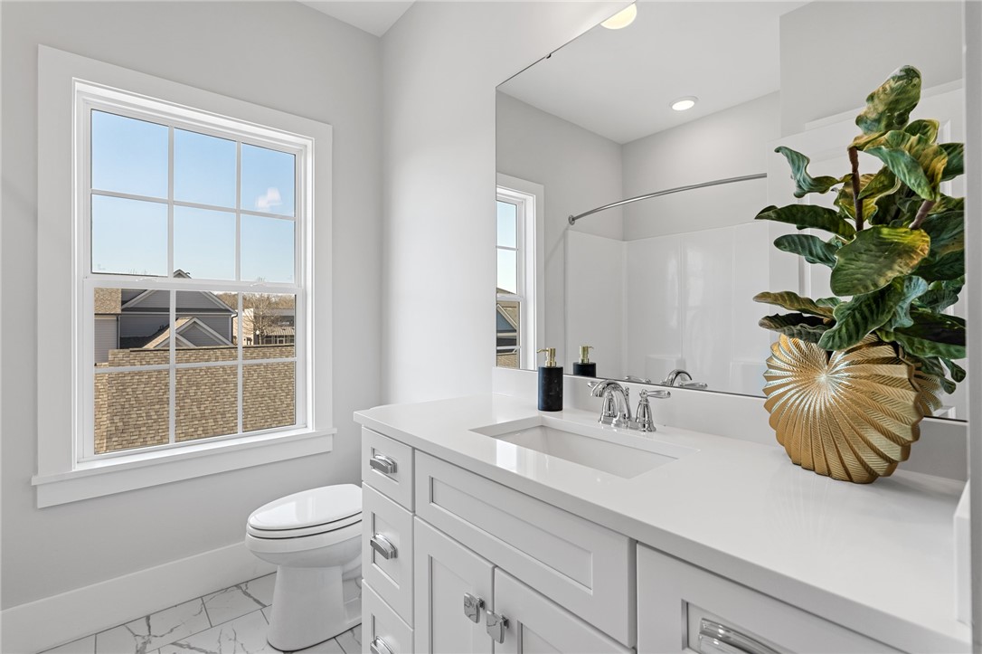 111 Tuttle Street Clemson, SC 29631 - Photo 13 of 16 Upper Bath