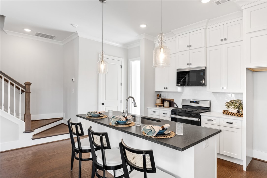 111 Tuttle Street Clemson, SC 29631 - Photo 6 of 16 Kitchen