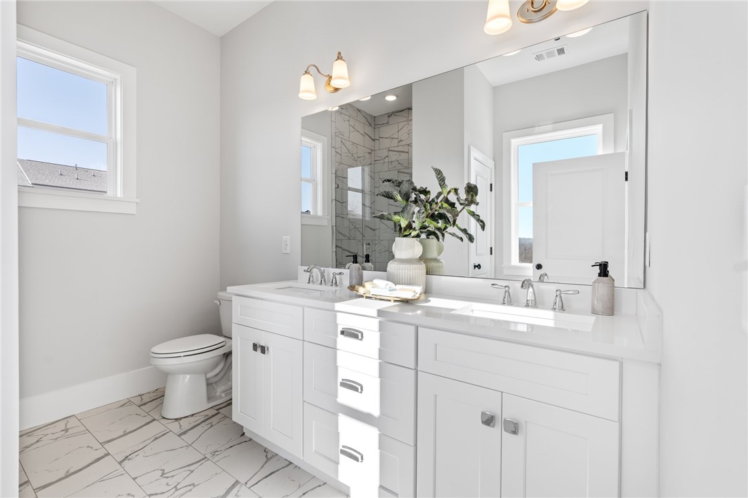 111 Tuttle Street Clemson, SC 29631 - Photo 8 of 16 Primary Bath