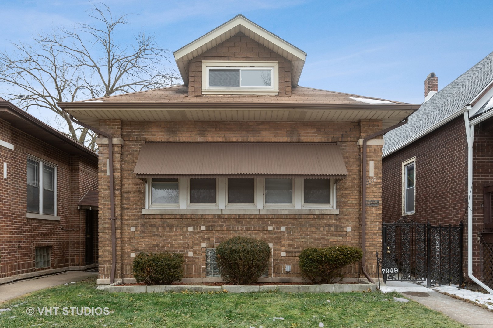 7949 South Manistee Avenue Chicago, IL 60617 - Photo 1 of 19