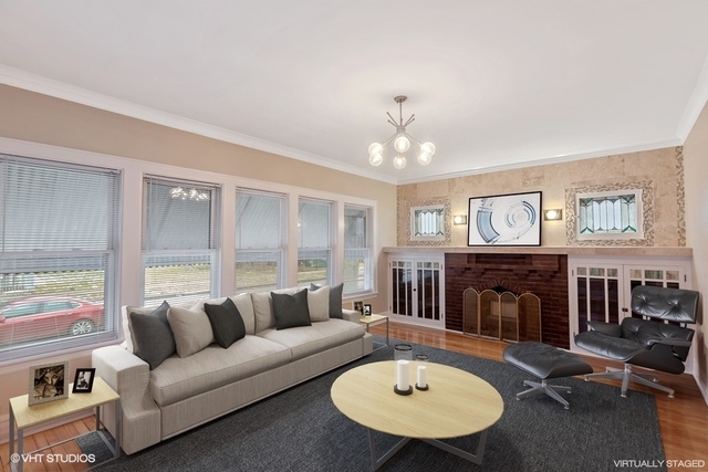 7949 South Manistee Avenue Chicago, IL 60617 - Photo 2 of 19