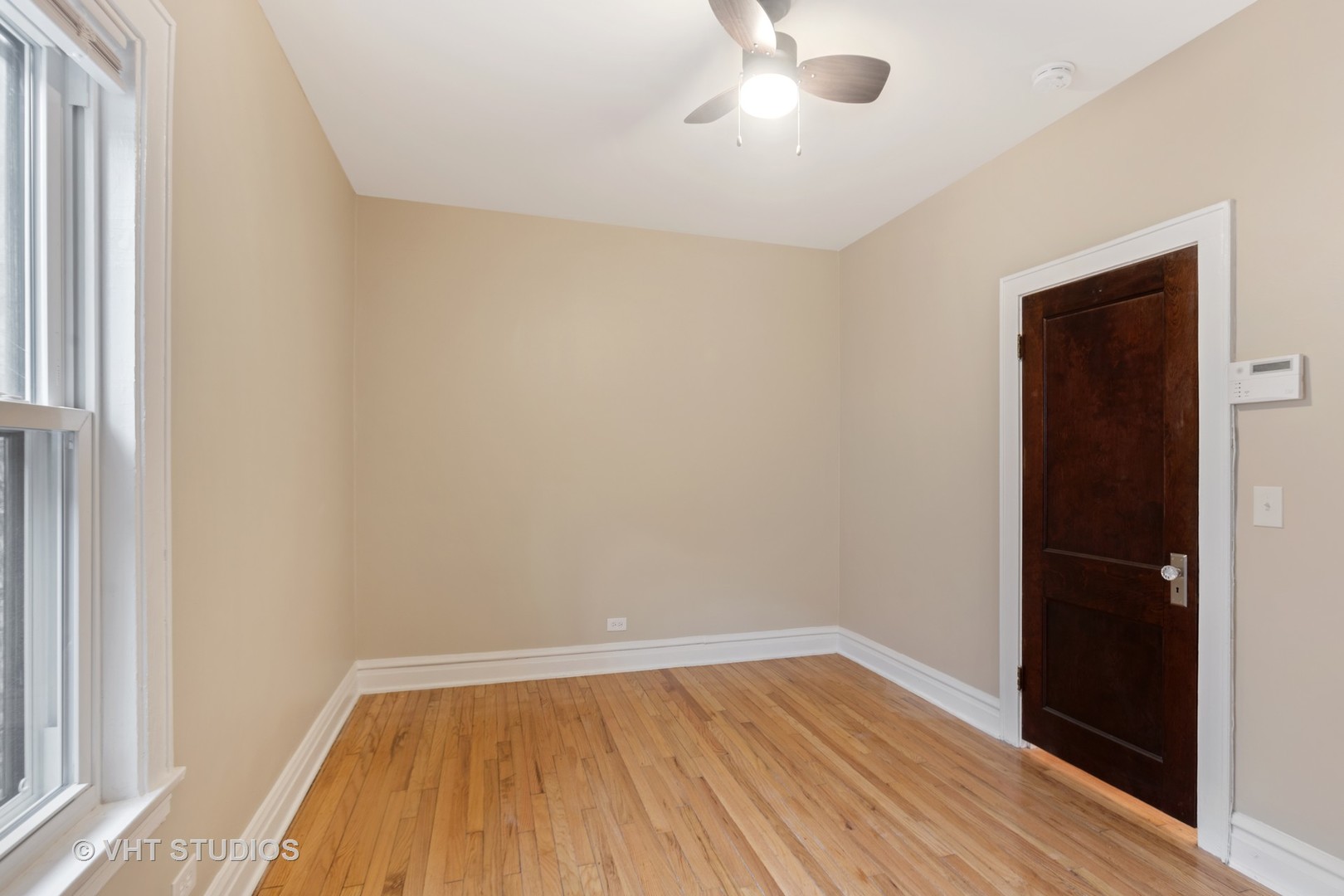 7949 South Manistee Avenue Chicago, IL 60617 - Photo 8 of 19