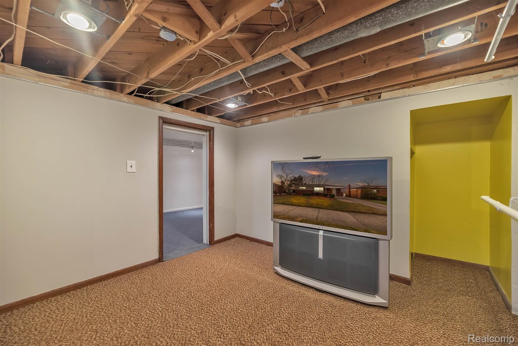 32757 Ridgefield Avenue Warren, MI 48088 - Photo 33 of 46 34-32757 Ridgefield Ave-WindowStill.jpg