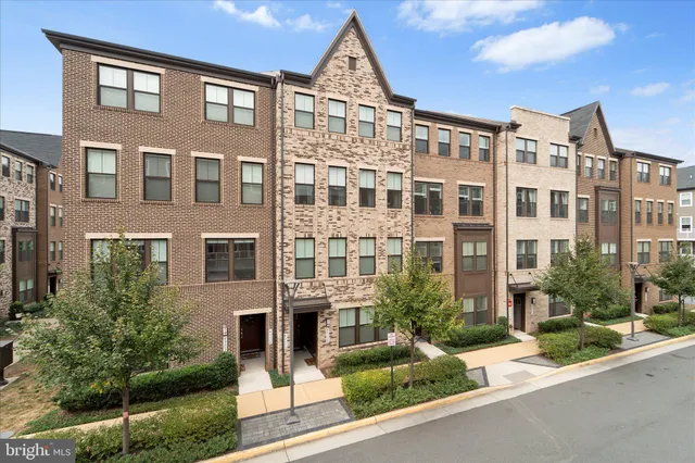 $595,000 | 45206 Lettermore Square, Sterling, VA 20166