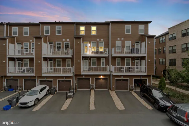 $595,000 | 45206 Lettermore Square, Sterling, VA 20166