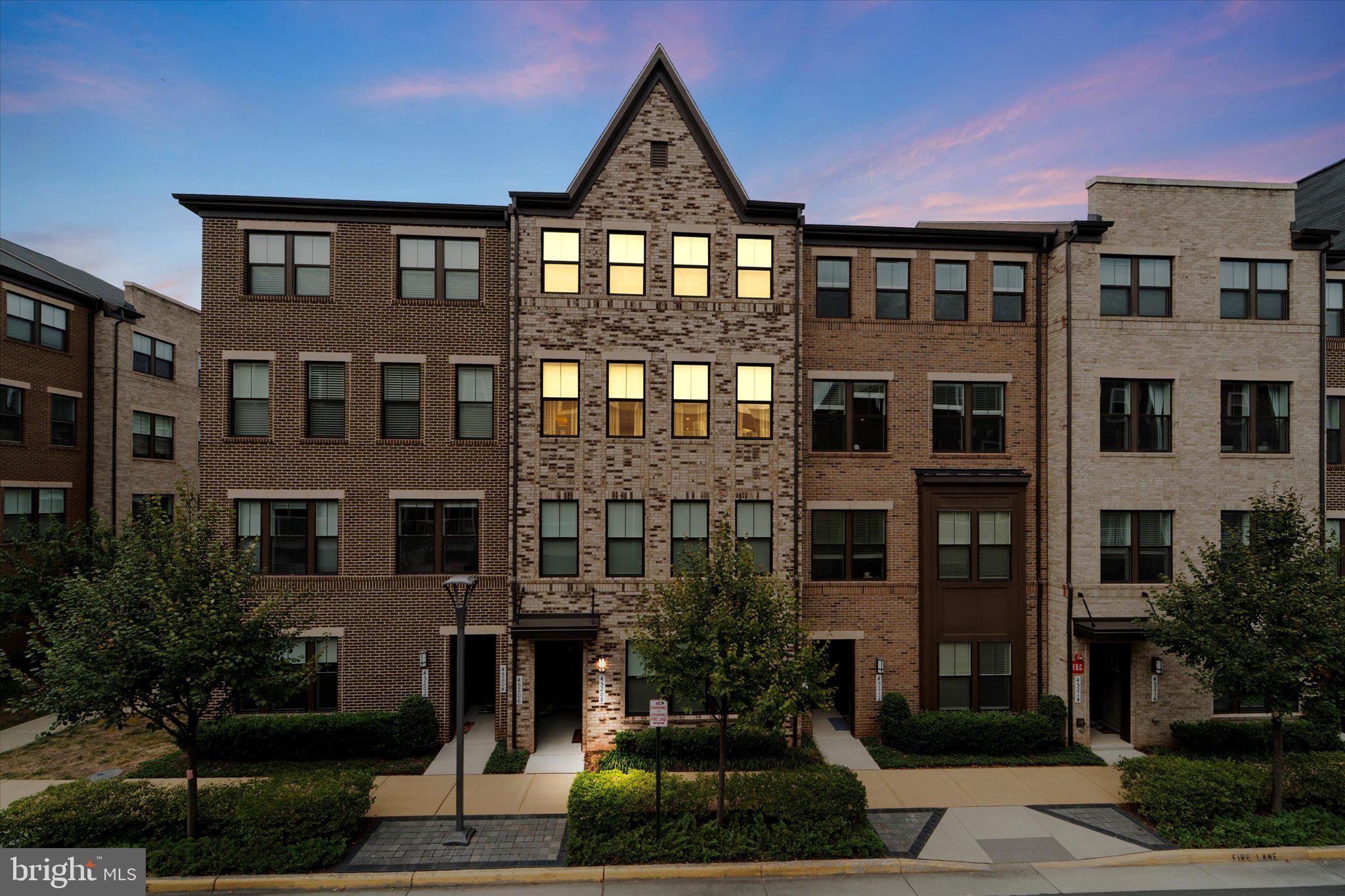 45206 Lettermore Square Sterling, VA 20166 - Photo 4 of 42 a front view of a building
