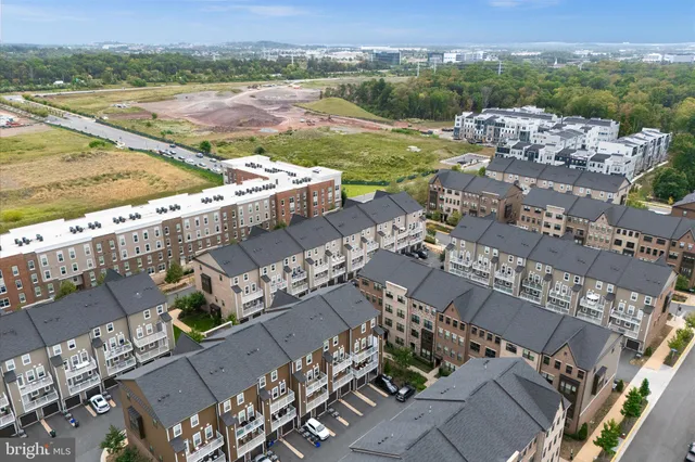 $595,000 | 45206 Lettermore Square, Sterling, VA 20166