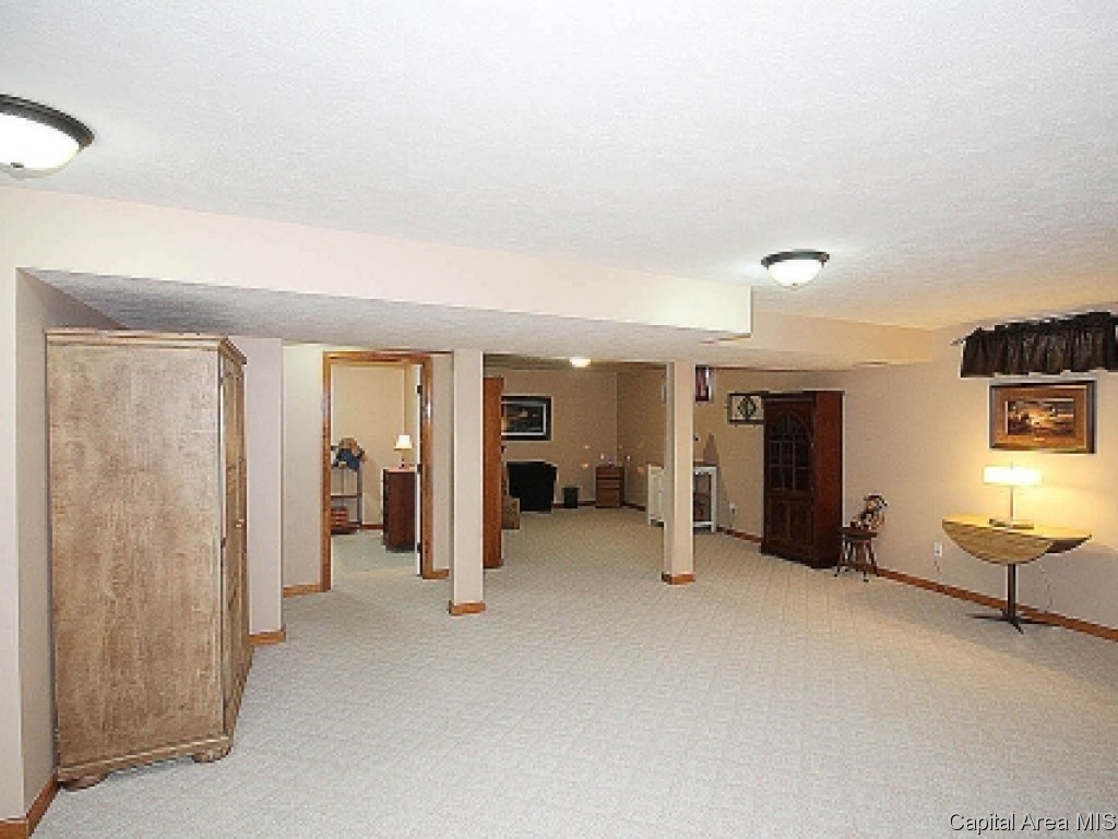 2012 Appleton Drive Springfield, IL 62711 - Photo 25 of 32 Gallery Image 25