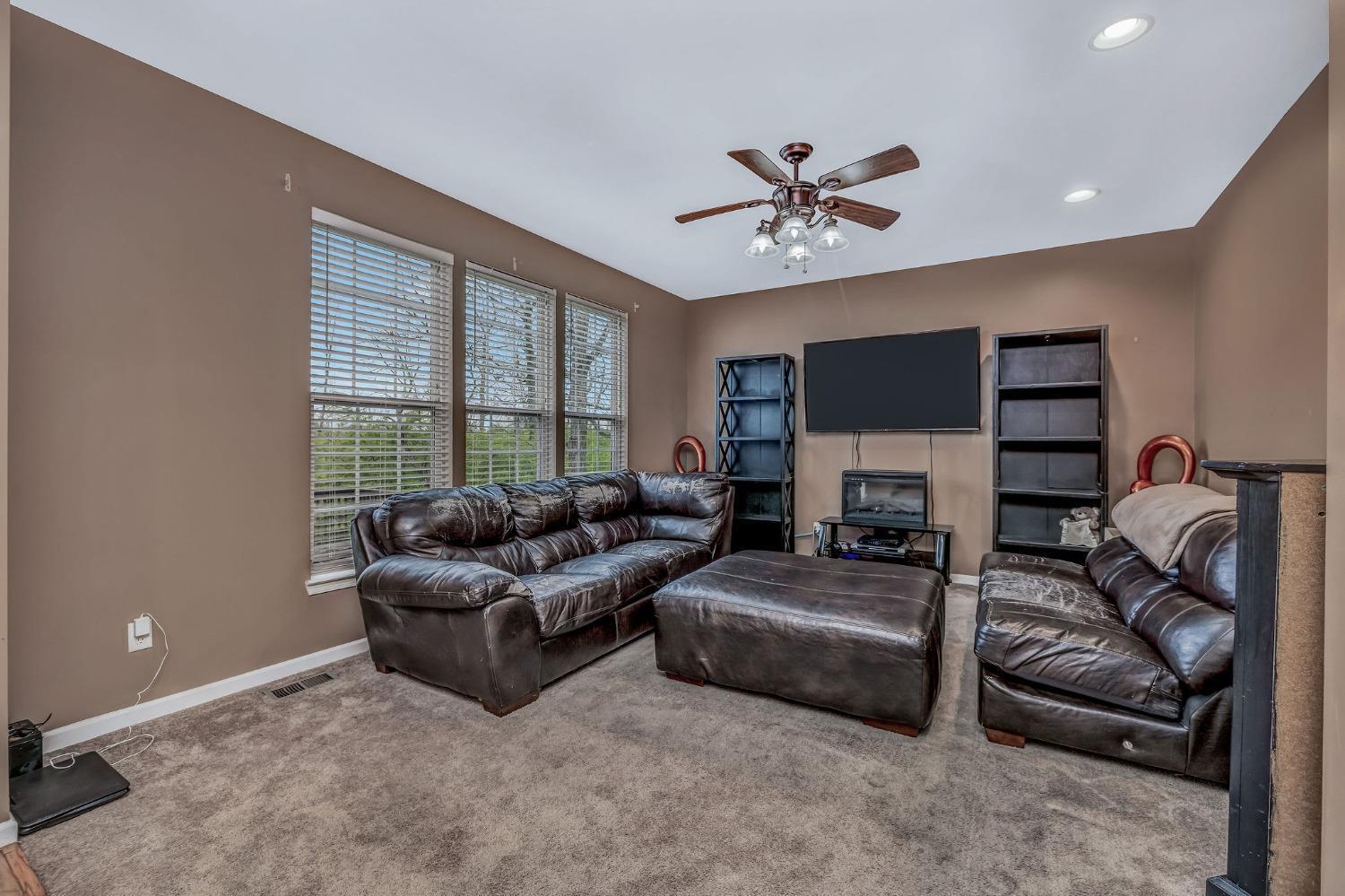 8218 Lawrence Road West Chester, OH 45069 - Photo 13 of 25