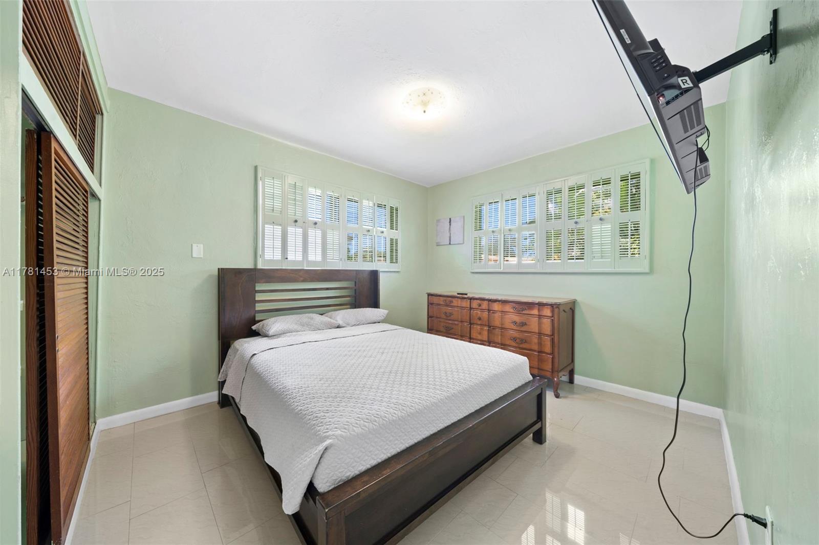 Biscayne Gardens Miami, FL 33167 - Photo 14 of 22