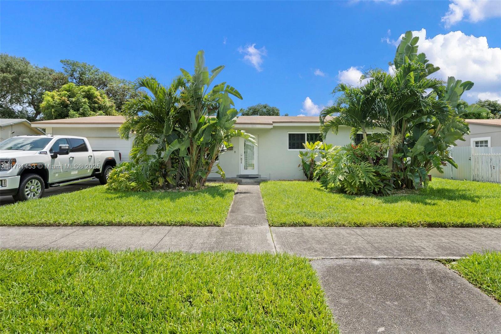 Biscayne Gardens Miami, FL 33167 - Photo 18 of 22