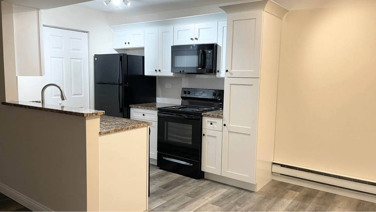 633 South Virginia Road, Unit 116 Crystal Lake, IL 60014 - Photo 2 of 10