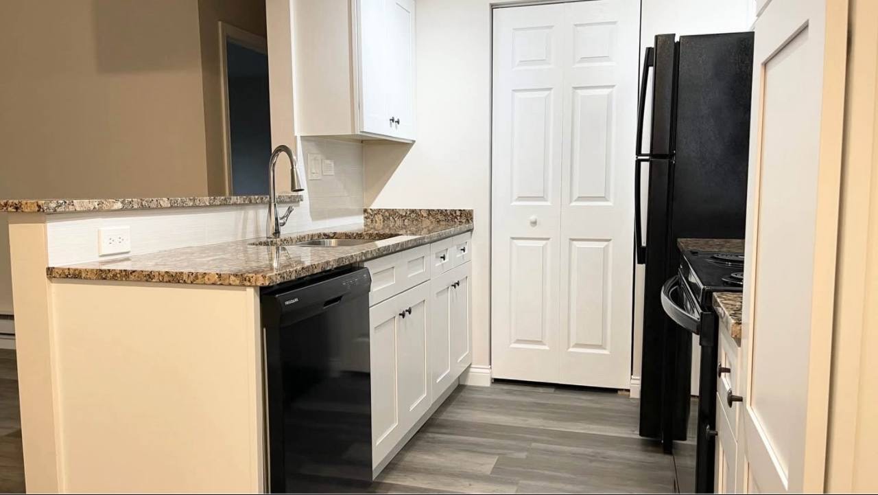 633 South Virginia Road, Unit 116 Crystal Lake, IL 60014 - Photo 3 of 10