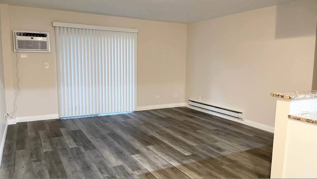 633 South Virginia Road, Unit 116 Crystal Lake, IL 60014 - Photo 8 of 10