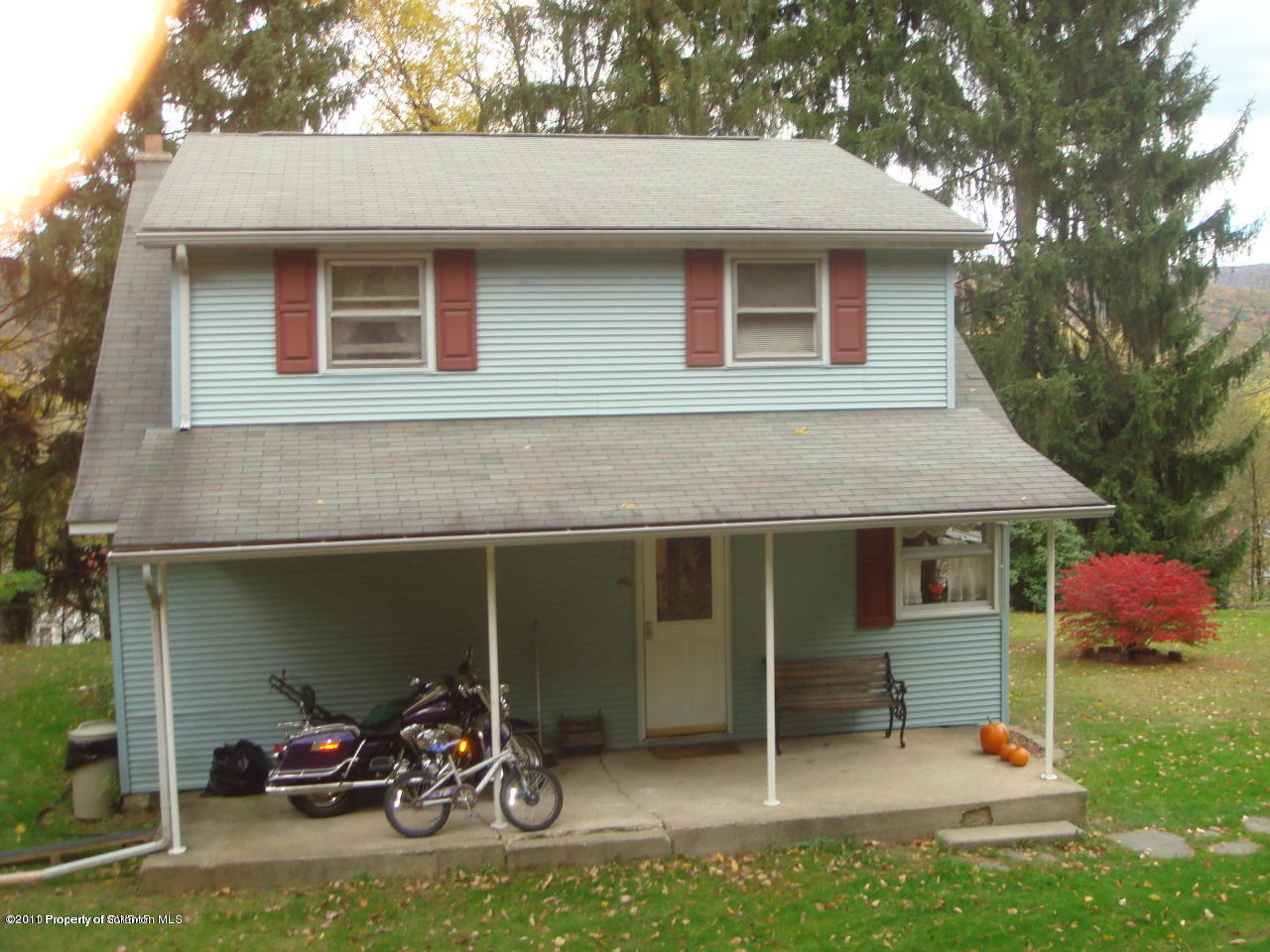 11 Rindgen Lane Pittston, PA 18643 - Photo 1 of 7 Front