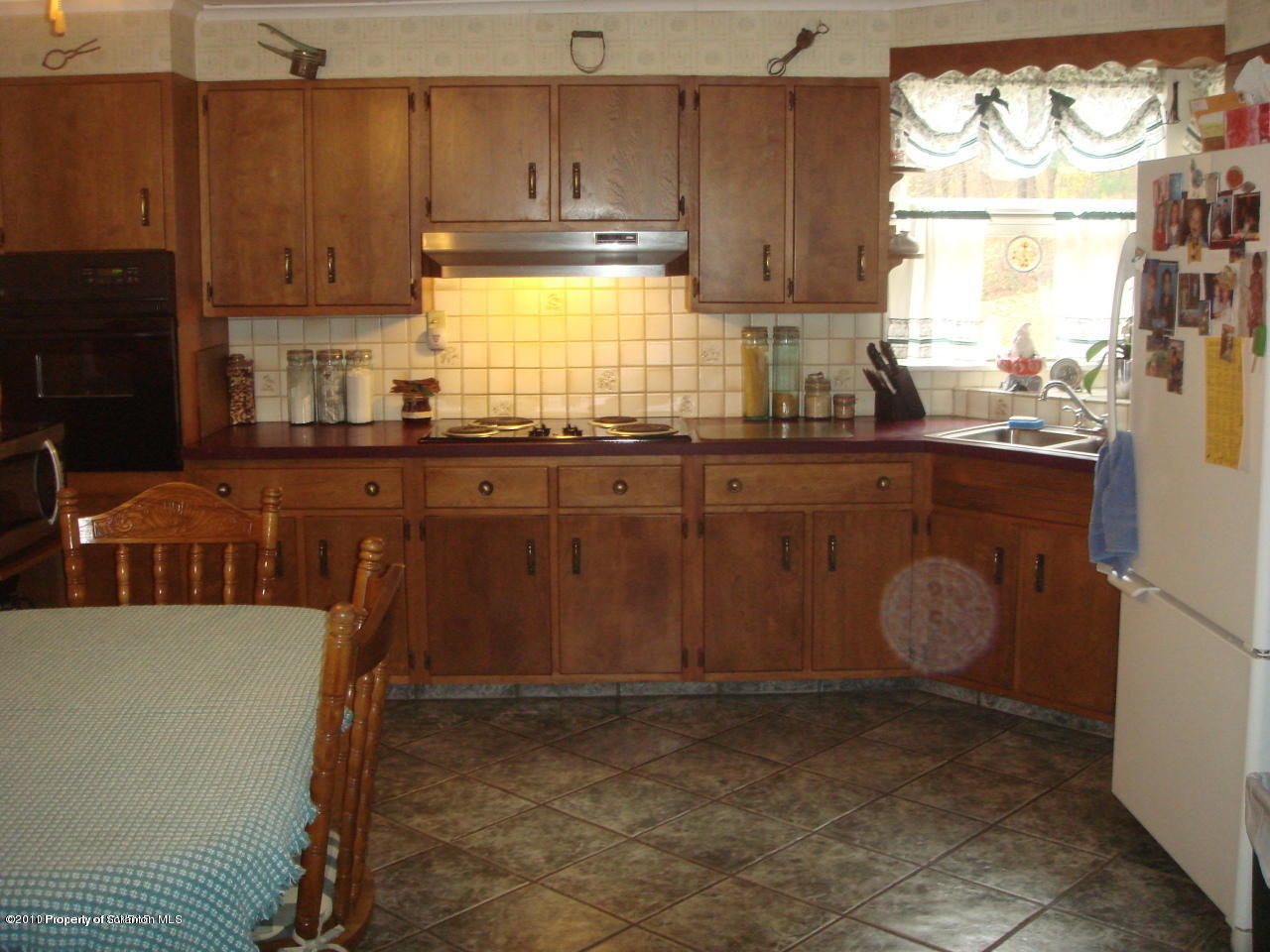 11 Rindgen Lane Pittston, PA 18643 - Photo 3 of 7 Kitchen