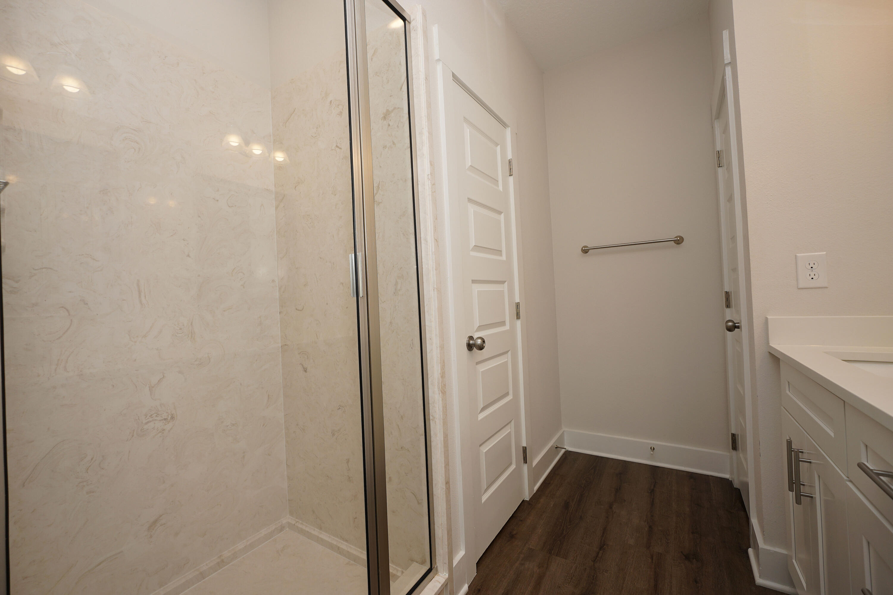 1504 27th Street Niceville, FL 32578 - Photo 26 of 43 1504_27thMasterShower