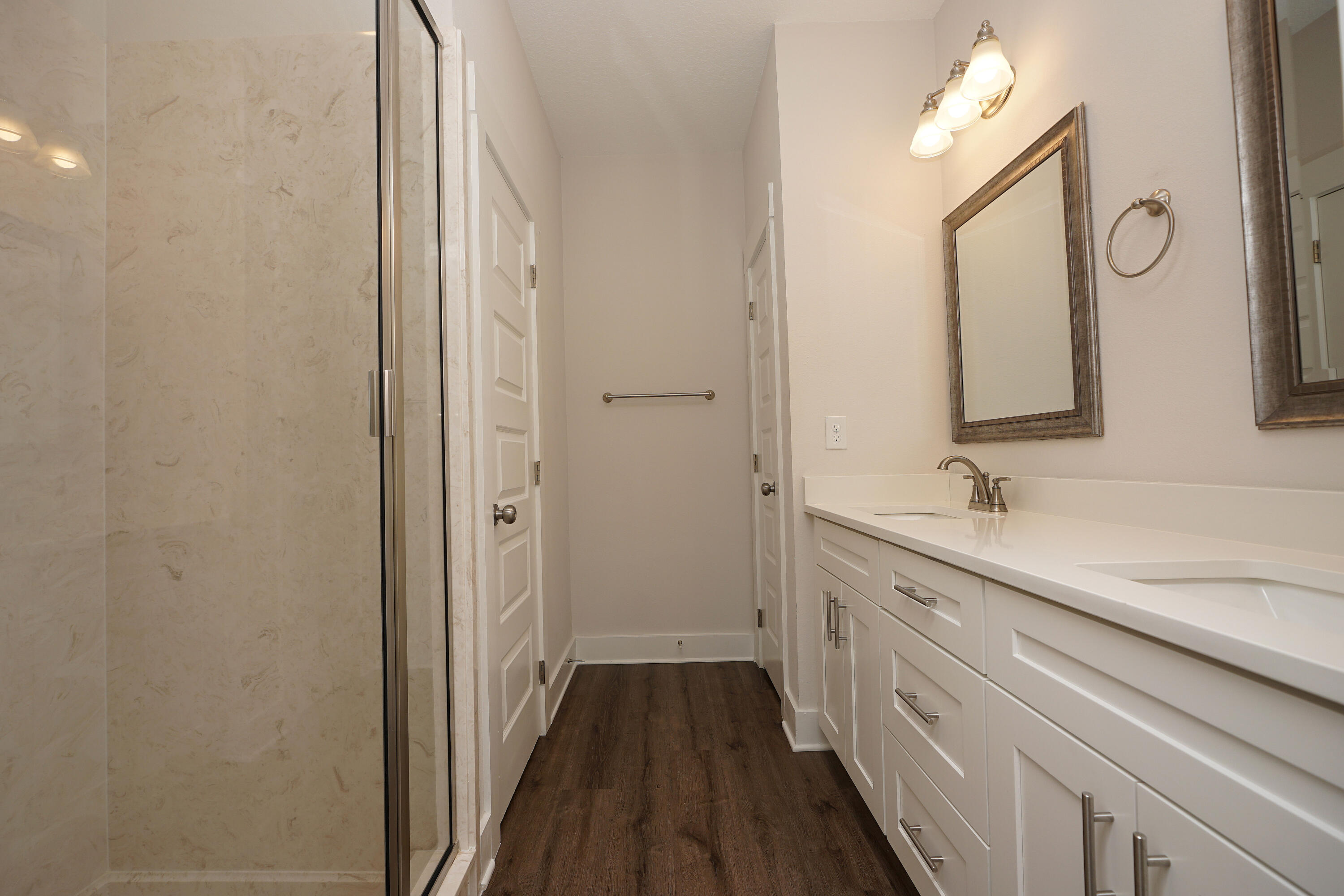 1504 27th Street Niceville, FL 32578 - Photo 27 of 43 1504_27thMasterShower2
