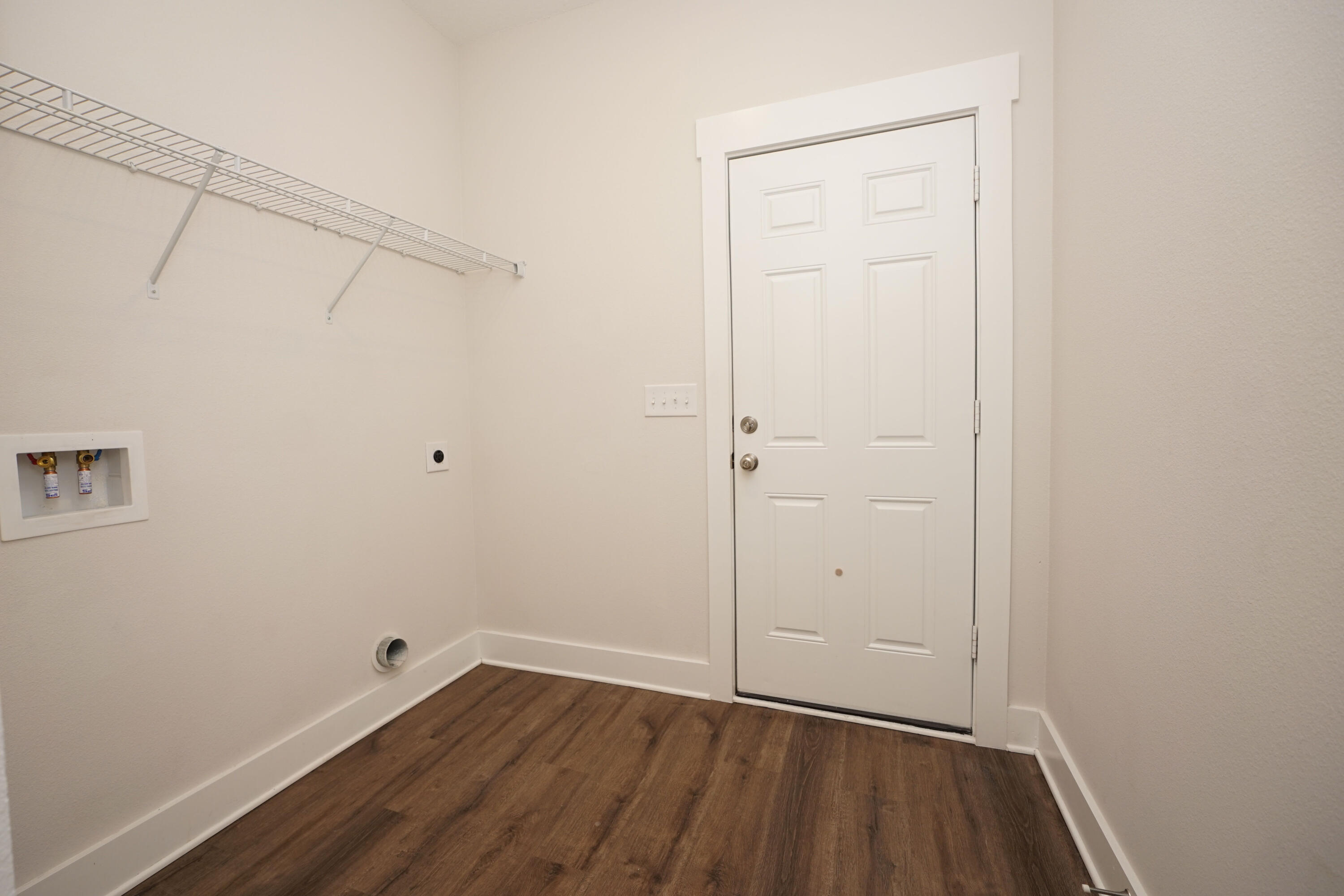 1504 27th Street Niceville, FL 32578 - Photo 35 of 43 1504_27thVLaundry