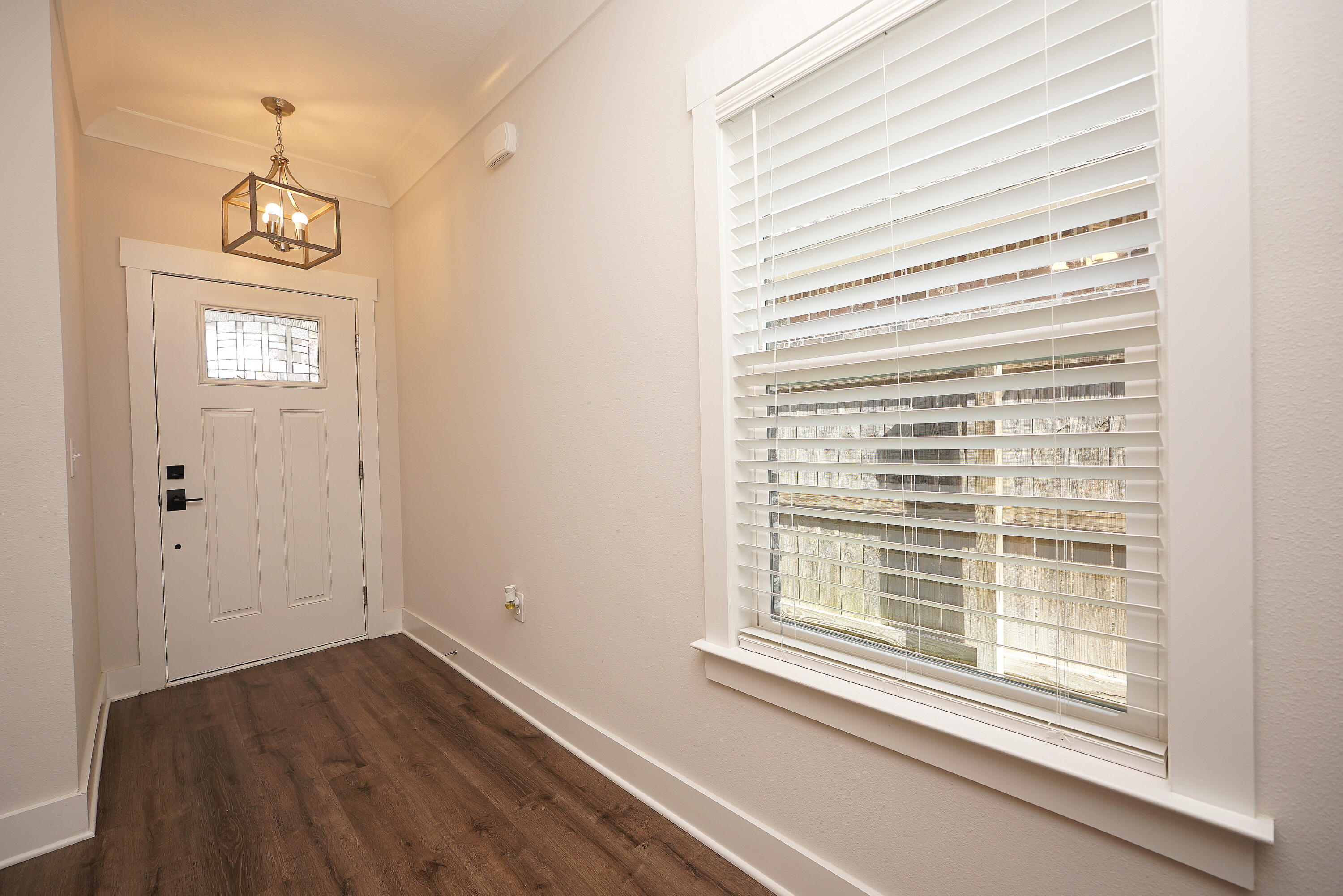 1504 27th Street Niceville, FL 32578 - Photo 6 of 43 1504_27thLNEntry