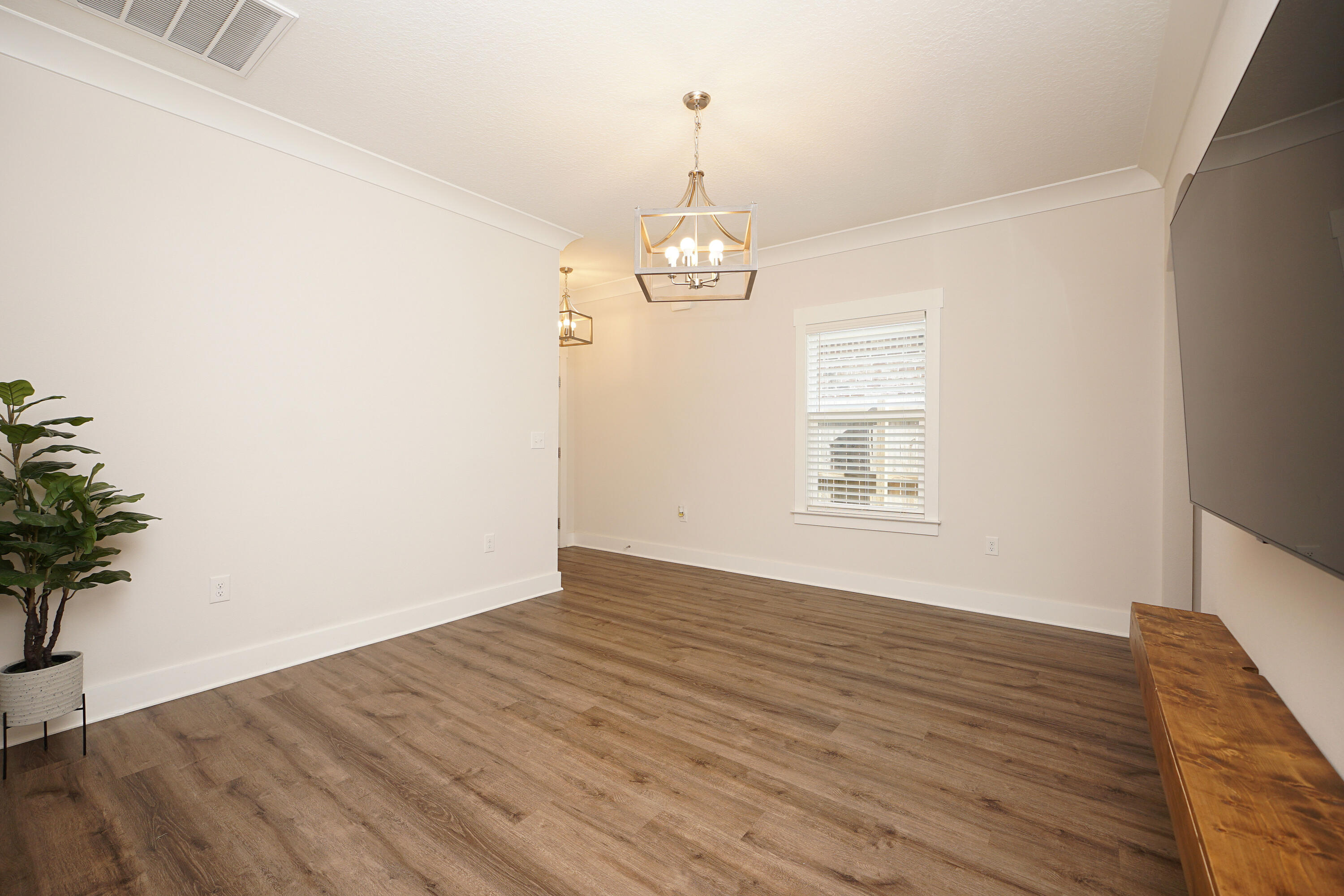 1504 27th Street Niceville, FL 32578 - Photo 9 of 43 1504_27thLNDining3