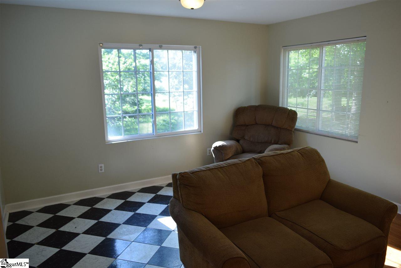 195 Ben Bonner Road Cowpens, SC 29330 - Photo 7 of 27