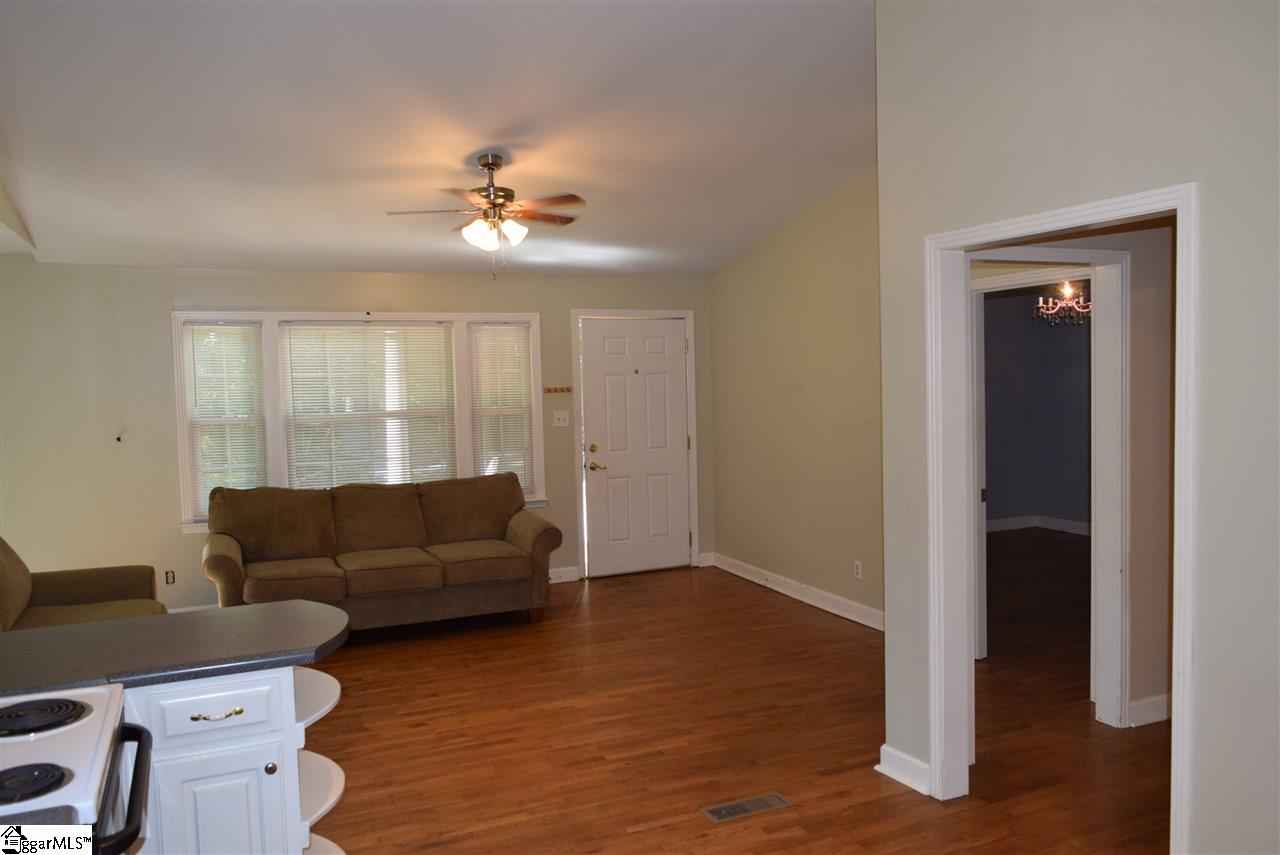 195 Ben Bonner Road Cowpens, SC 29330 - Photo 10 of 27