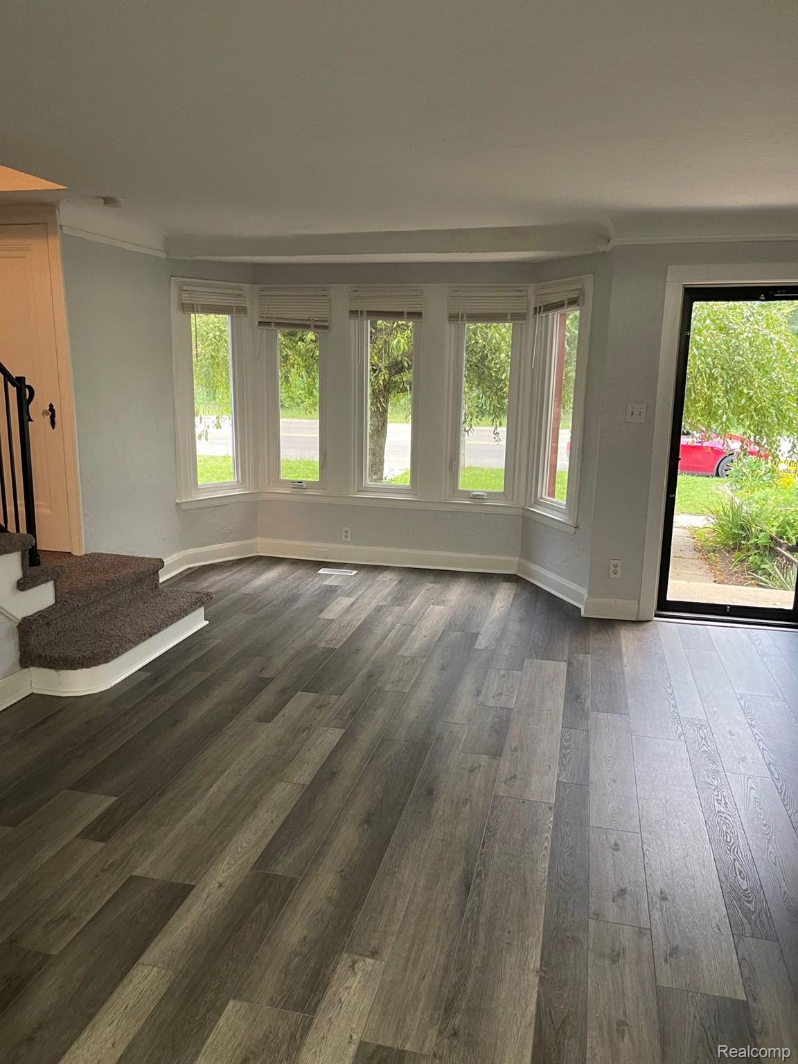 5931 Miller Road Dearborn, MI 48126 - Photo 6 of 33 Gallery Image 6