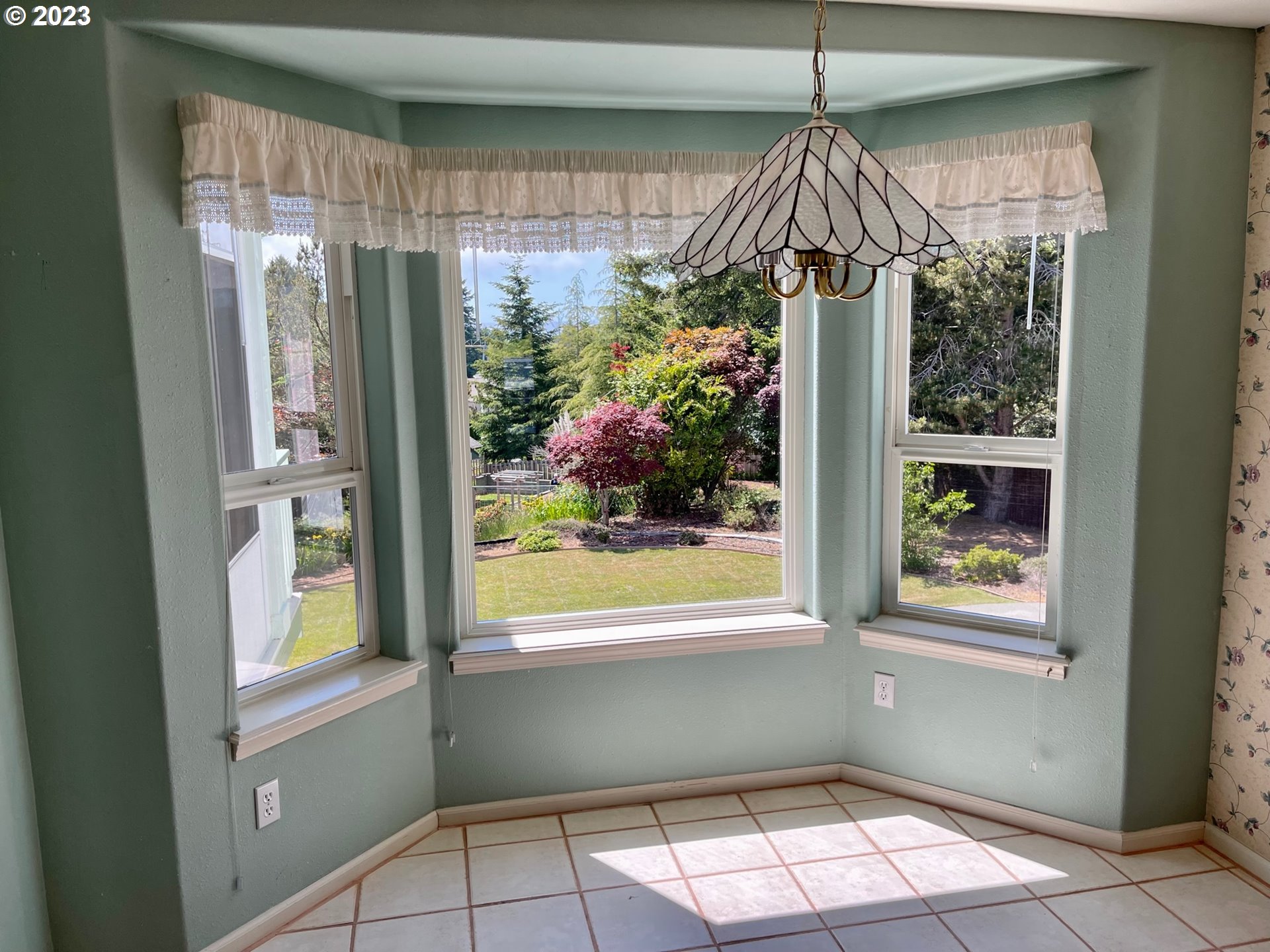 919 3rd Street Brookings, OR 97415 - Photo 19 of 36 a view of a small garden