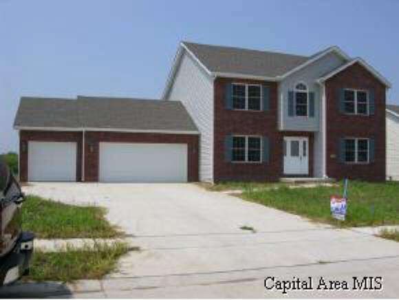 315 Huntington Road Chatham, IL 62629 - Photo 1 of 9 Gallery Image 1