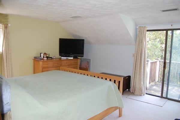 22 Edgewood Road Marblehead, MA 01945 - Photo 11 of 15 Gallery Image 11
