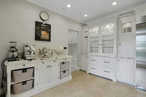 $2,950,000 | 7 Forest Circle, New Rochelle, NY 10804