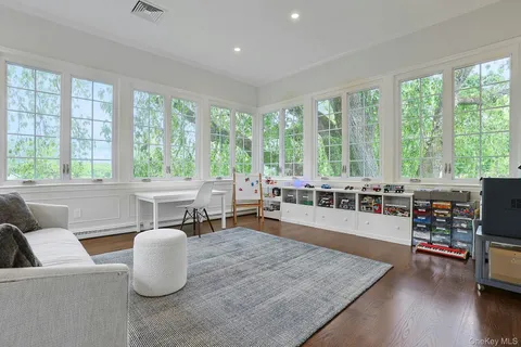 $2,950,000 | 7 Forest Circle, New Rochelle, NY 10804