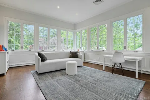 $2,950,000 | 7 Forest Circle, New Rochelle, NY 10804