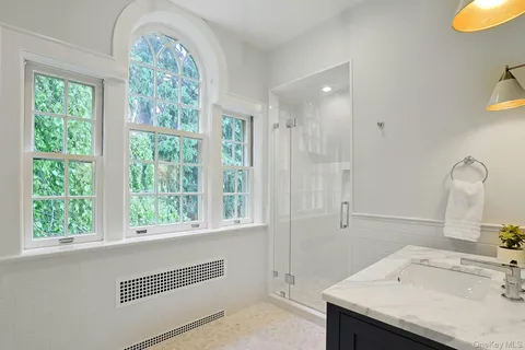 $2,950,000 | 7 Forest Circle, New Rochelle, NY 10804