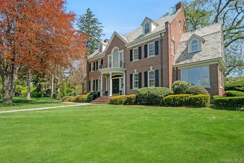 $2,950,000 | 7 Forest Circle, New Rochelle, NY 10804