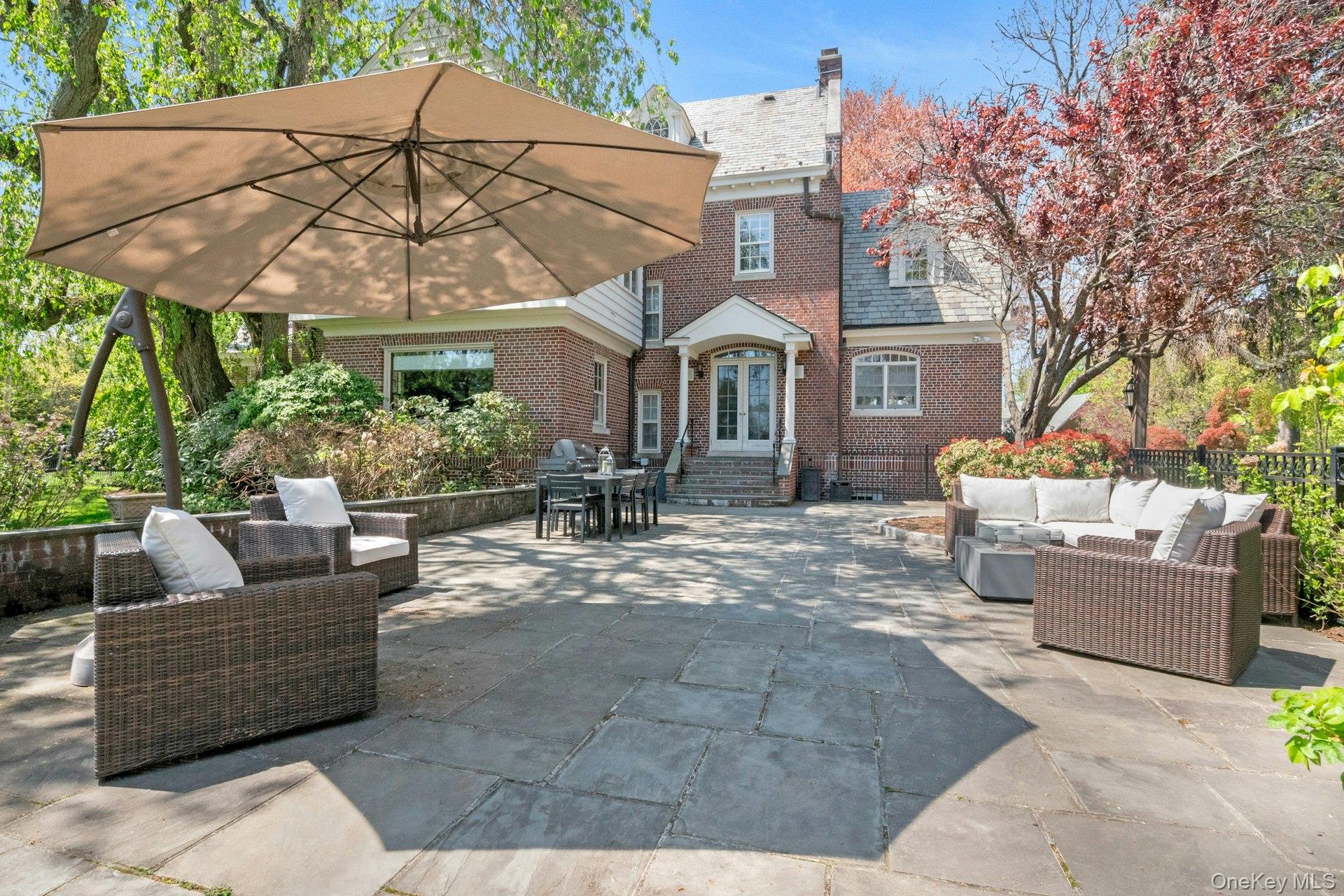 7 Forest Circle New Rochelle, NY 10804 - Photo 44 of 49