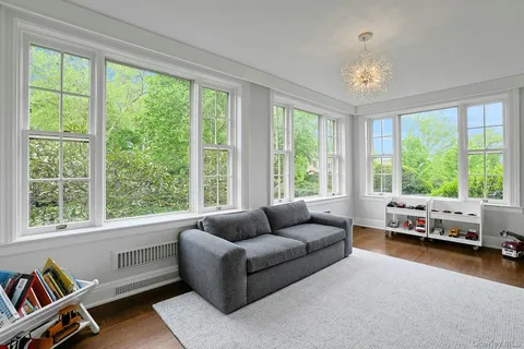 $2,950,000 | 7 Forest Circle, New Rochelle, NY 10804