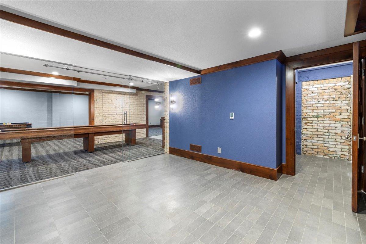 1724 Summit Avenue, Unit R Minneapolis, MN 55403 - Photo 16 of 57 Gallery Image 16