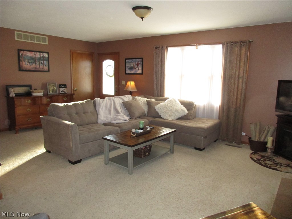 1034 Tornes Road Lowell, OH 45744 - Photo 6 of 22 Living Room