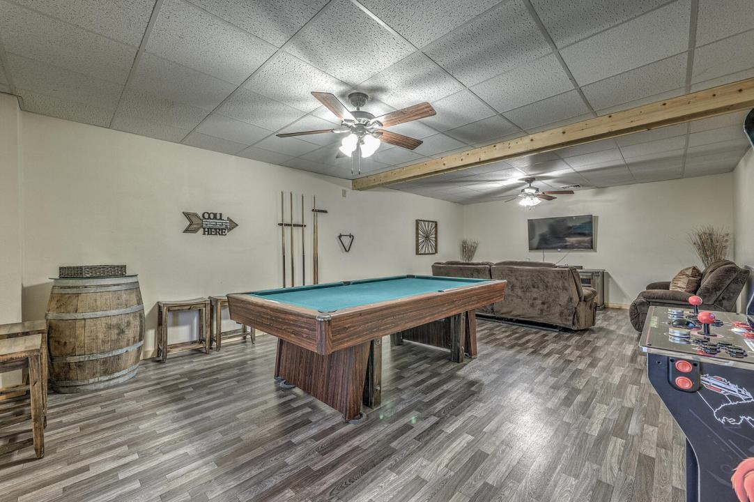 398 Pin Oak Road Murphy, NC 28906 - Photo 22 of 30 a room with furniture and a wooden floor