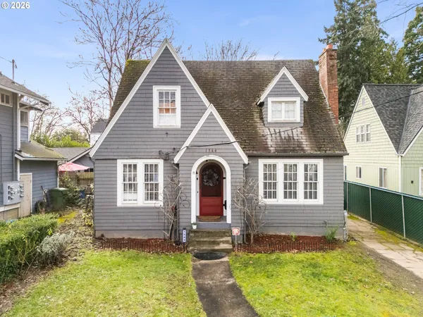 $344,900 | 1564 Center Street Northeast, Salem, OR 97301