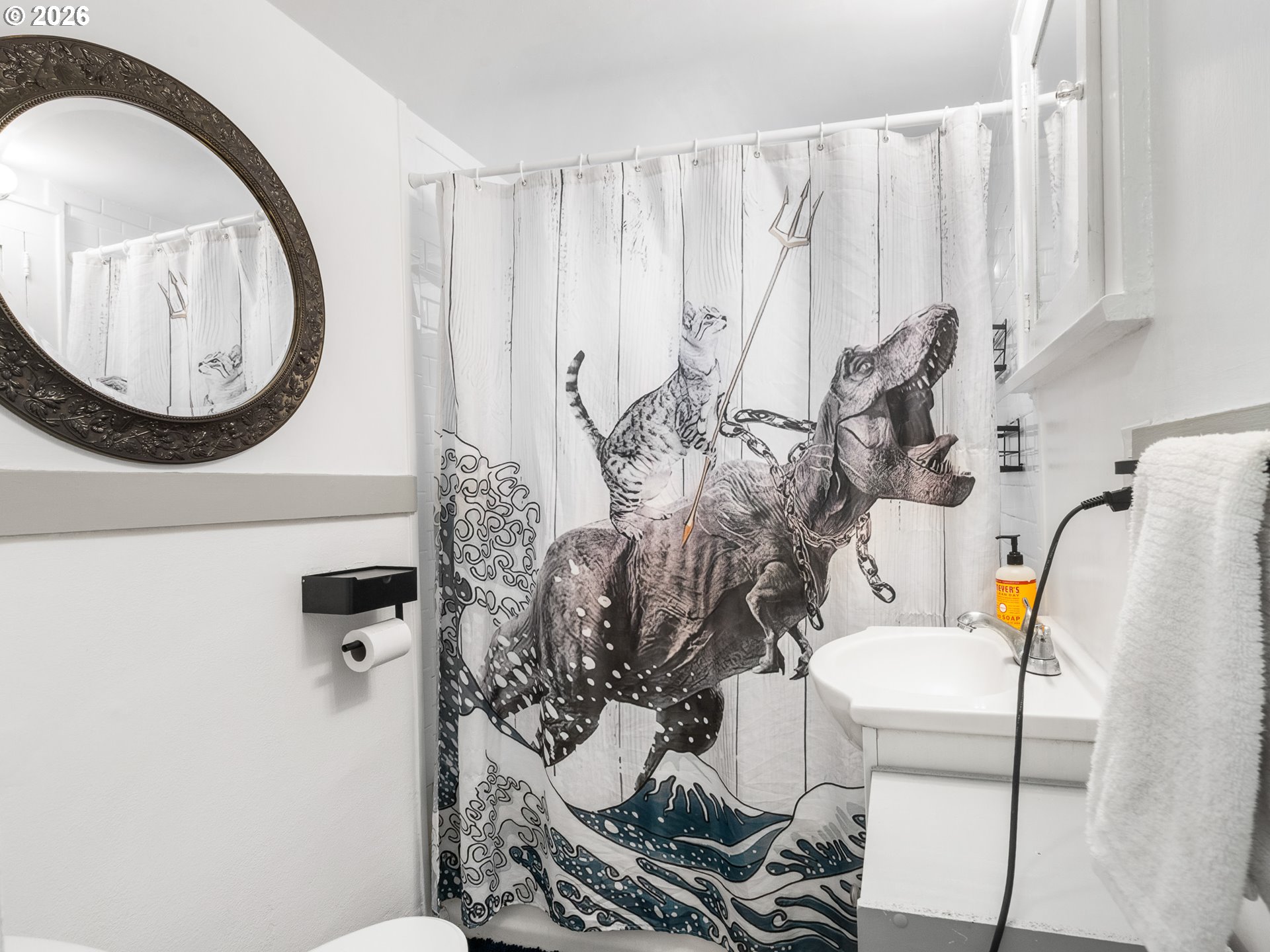 1564 Center Street Northeast Salem, OR 97301 - Photo 11 of 23